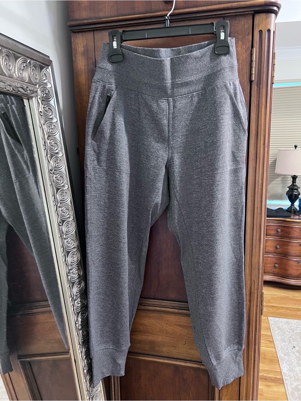 Athleta Gray Women's Pull-On Jogger Pants